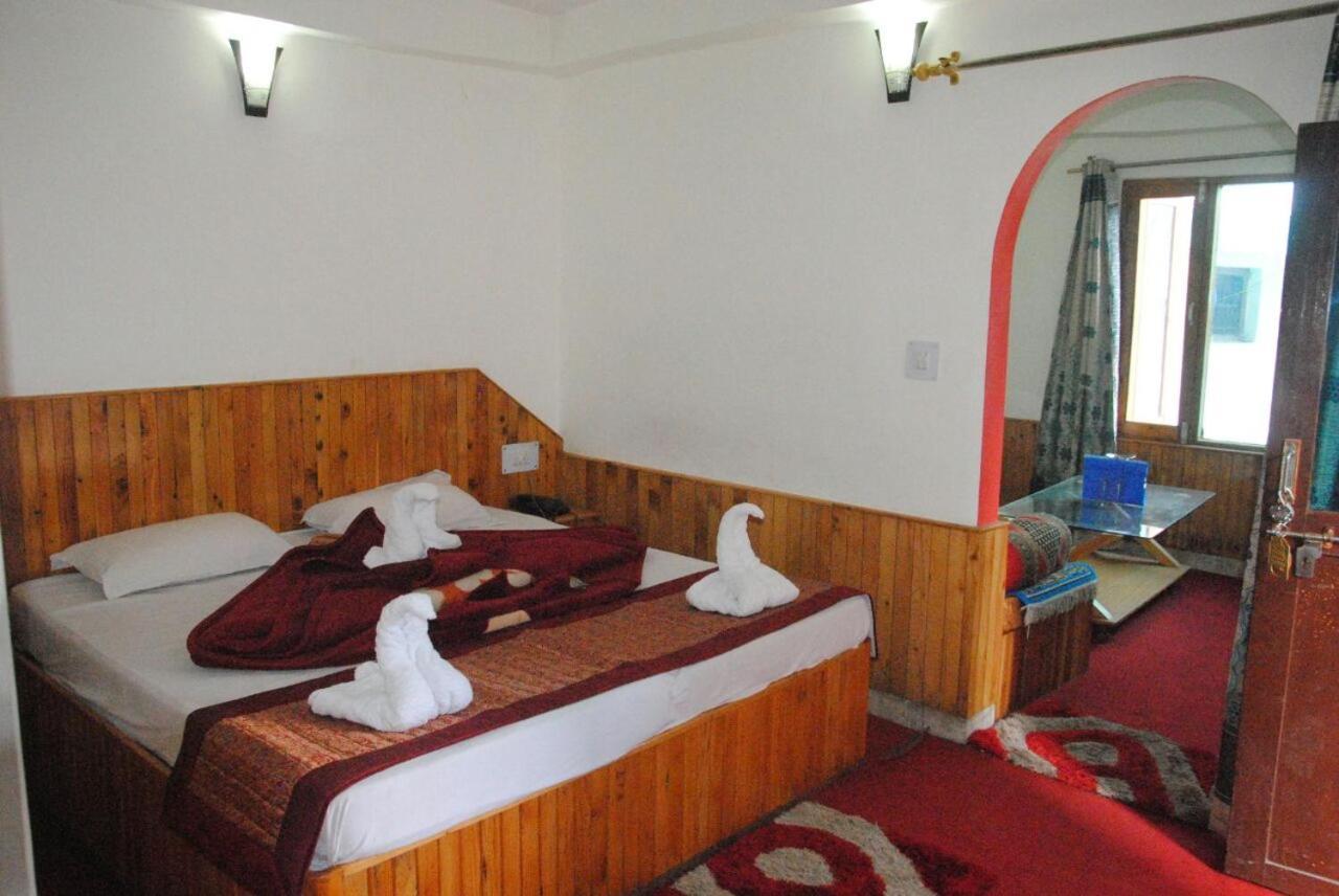 Hotel Seagull Manāli エクステリア 写真