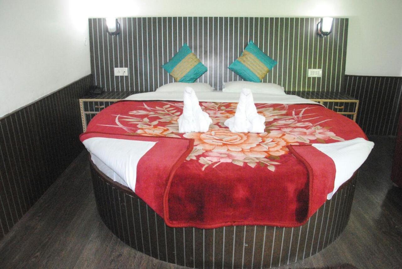 Hotel Seagull Manāli エクステリア 写真
