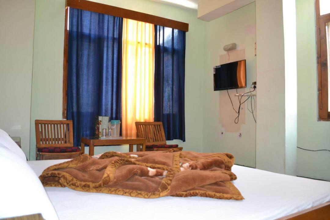 Hotel Seagull Manāli エクステリア 写真